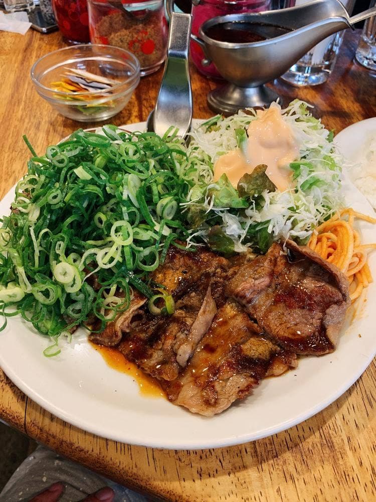 ステーキハウス CUBE