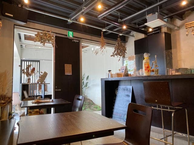 B-LUCK CAFE - サブ画像1