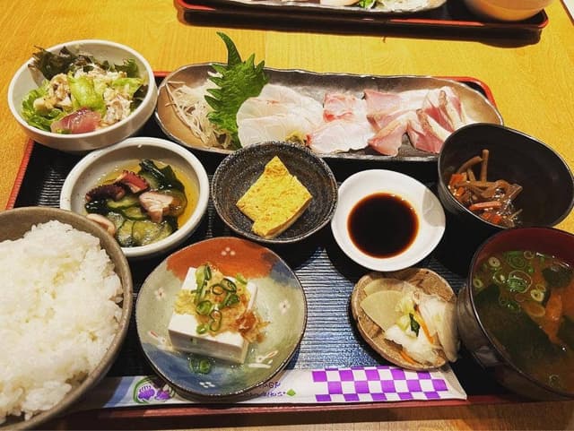 炭火焼・天然活造り 雑魚や - サブ画像2