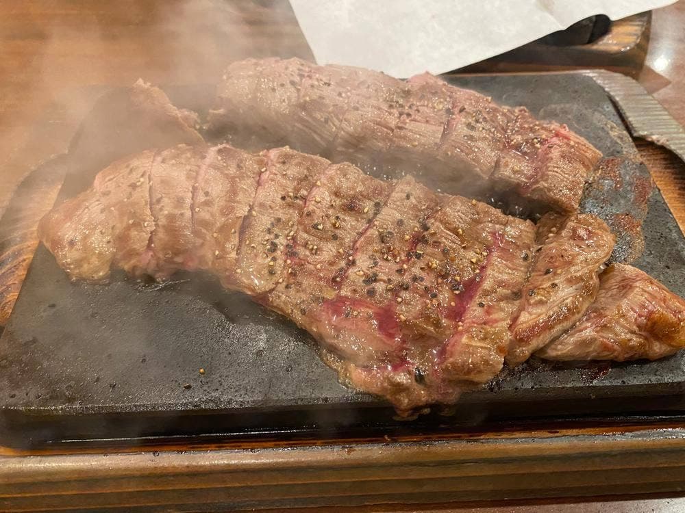 やっぱりステーキ 港川ピーズタウン店