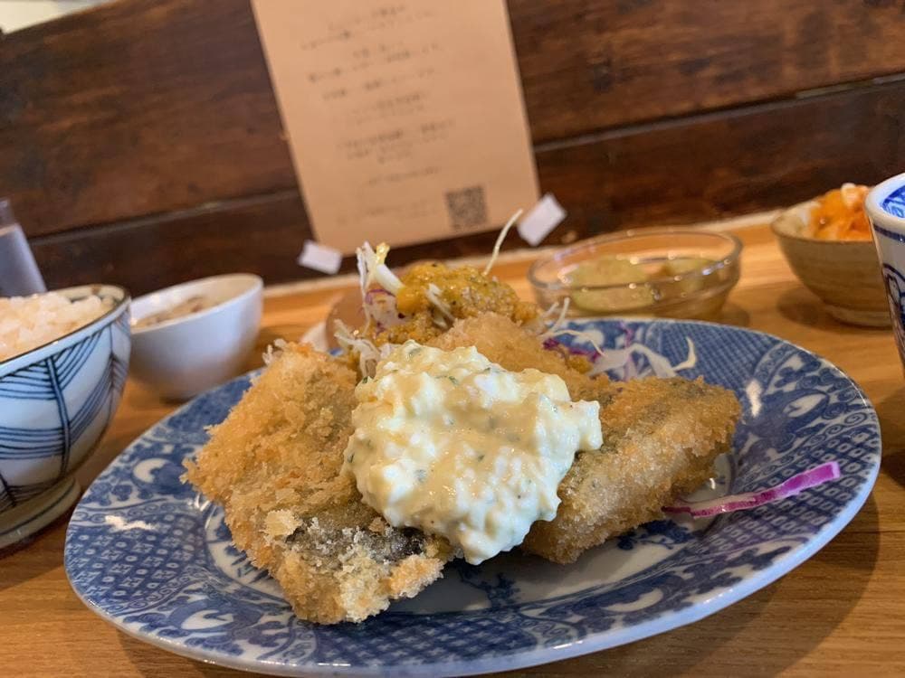 食堂たんと