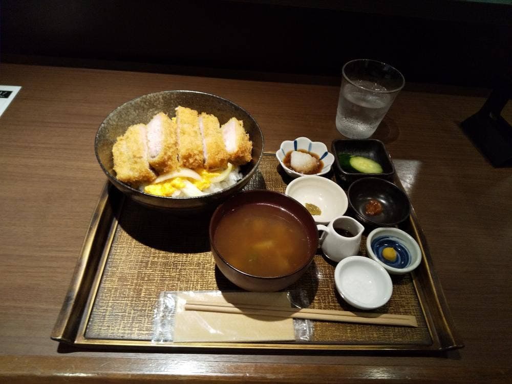 肉卸問屋直営 大衆ビストロ ミート浦野