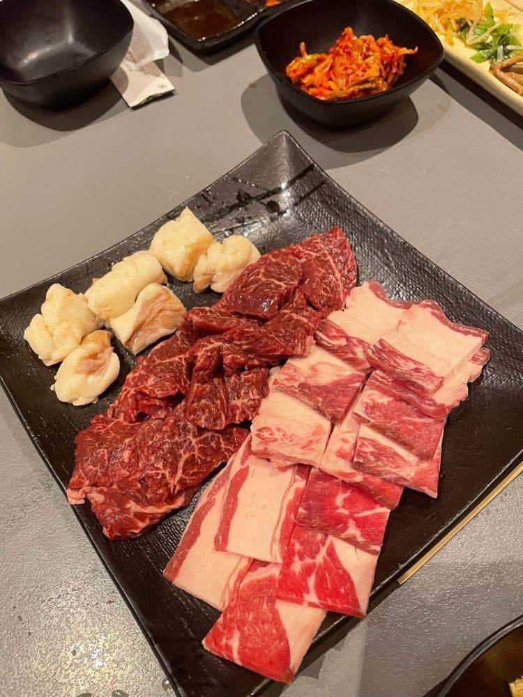 ローカルハラールレストラン 焼肉の店 ぜろはち 難波OCAT本店