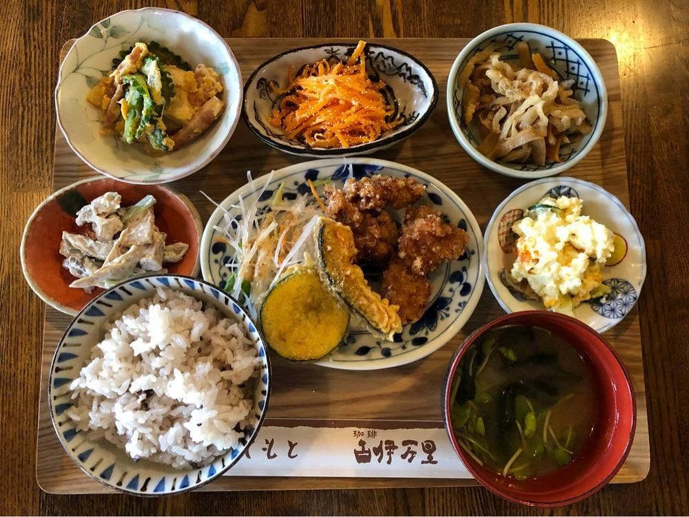 パンとお惣菜 古伊万里