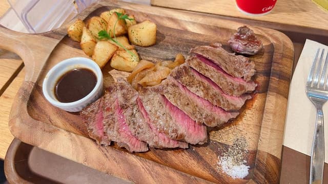 T.N.MEAT WORKS PREMIUM BEEF AND WINE アトレ品川 - サブ画像3