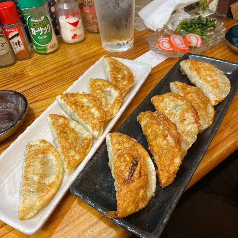 餃子専門店 いろいろ屋 女子大小路店