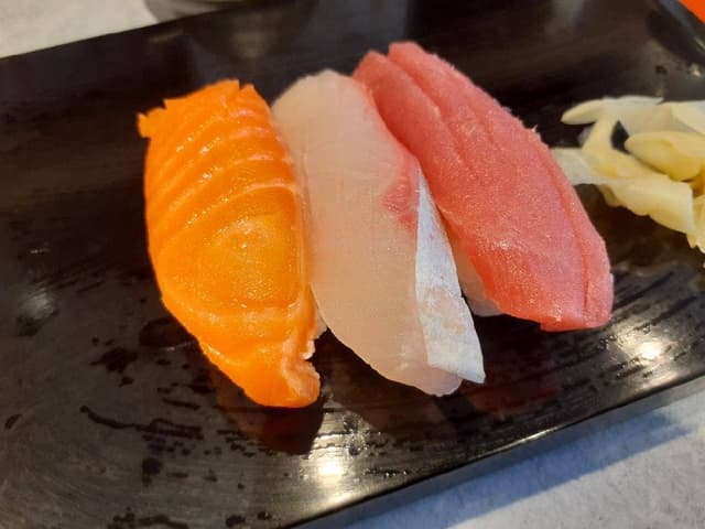 立喰い寿司&BAR 鮨處八千代 四ツ谷店 - サブ画像2