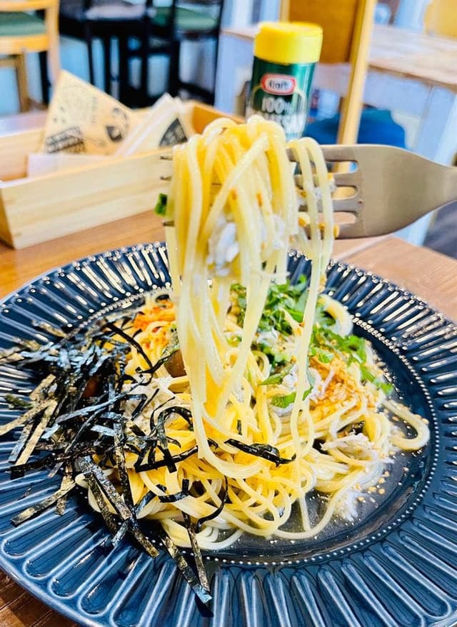 えほんカフェひっぽ - サブ画像2