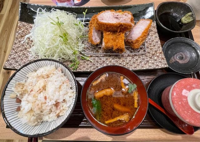 厚切りとんかつ京風おばんざい かつひろ 豊田小坂本町店 - サブ画像1
