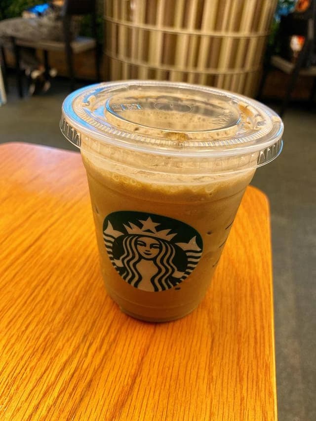 スターバックスコーヒー 六本木ヒルズ メトロハット ハリウッドプラザ店 - サブ画像1