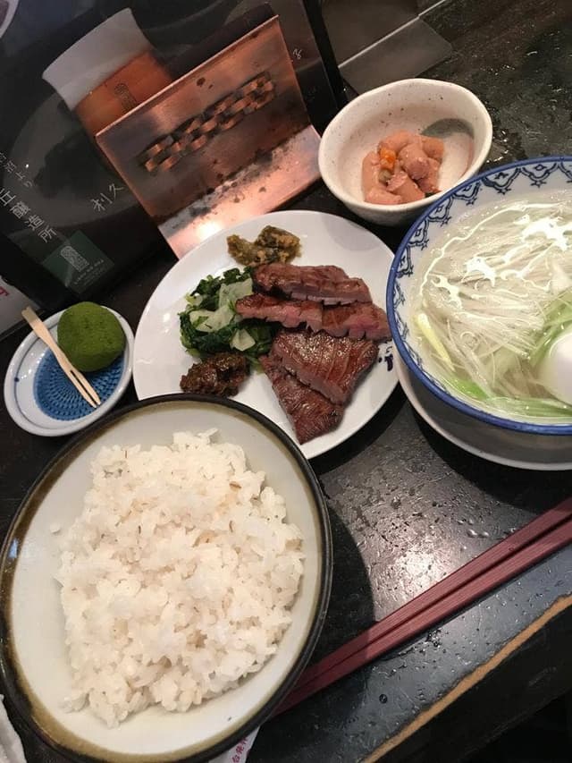 牛たん炭焼 利久 本町店 - サブ画像1