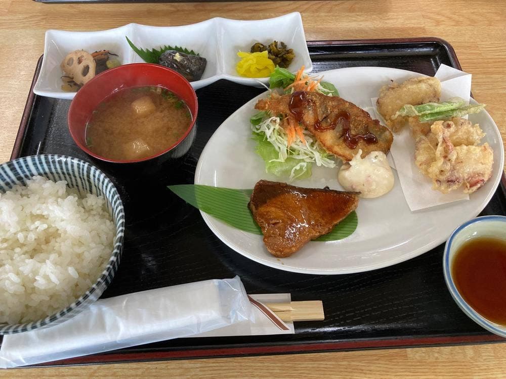 お食事処まどか