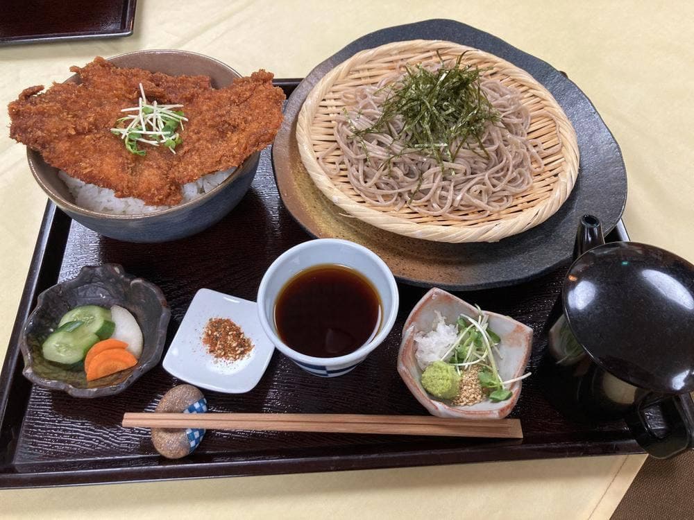 茶房レストラン春夏秋冬