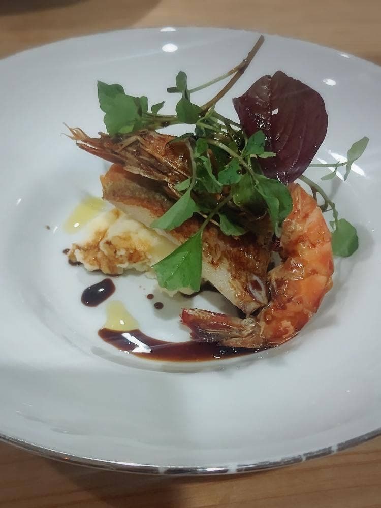 Fisherman’s Dinning Cafe bar NINA