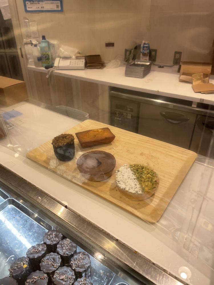 SWEETS BOX 地下鉄新大阪店