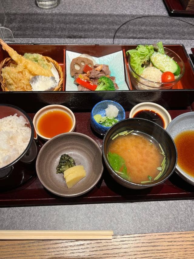 すき焼きしゃぶしゃぶ神戸牛 石田 ハービスプラザ店 - サブ画像2