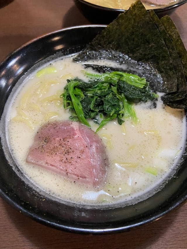 横浜家系ラーメン 大吟豚 小松店 - サブ画像1