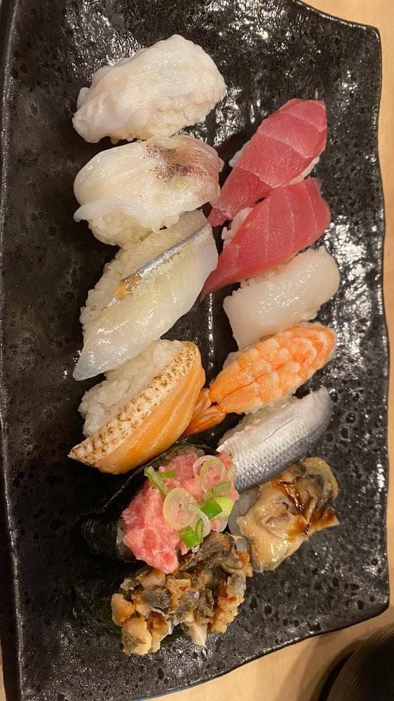 江戸前回転寿司 ぎょしん 都立大学店