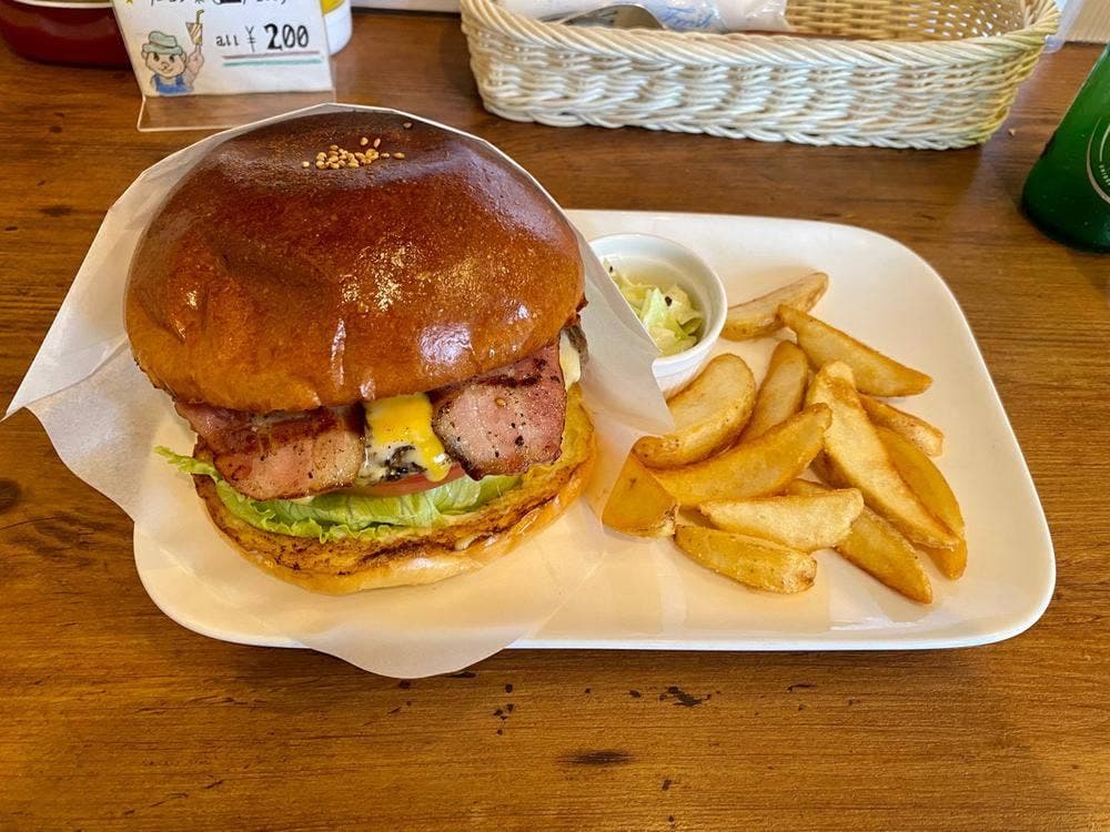 ザグッドベアーバーガー 貝沢本店