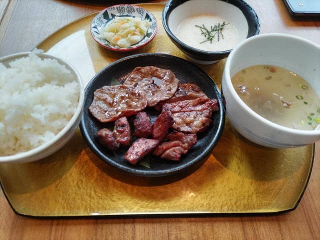 牛たん 伊地知 御茶ノ水ワテラス店 - サブ画像3