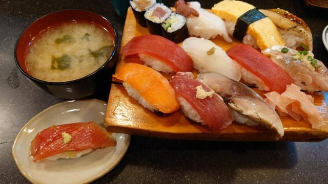 幸寿司西新宿店 - サブ画像2
