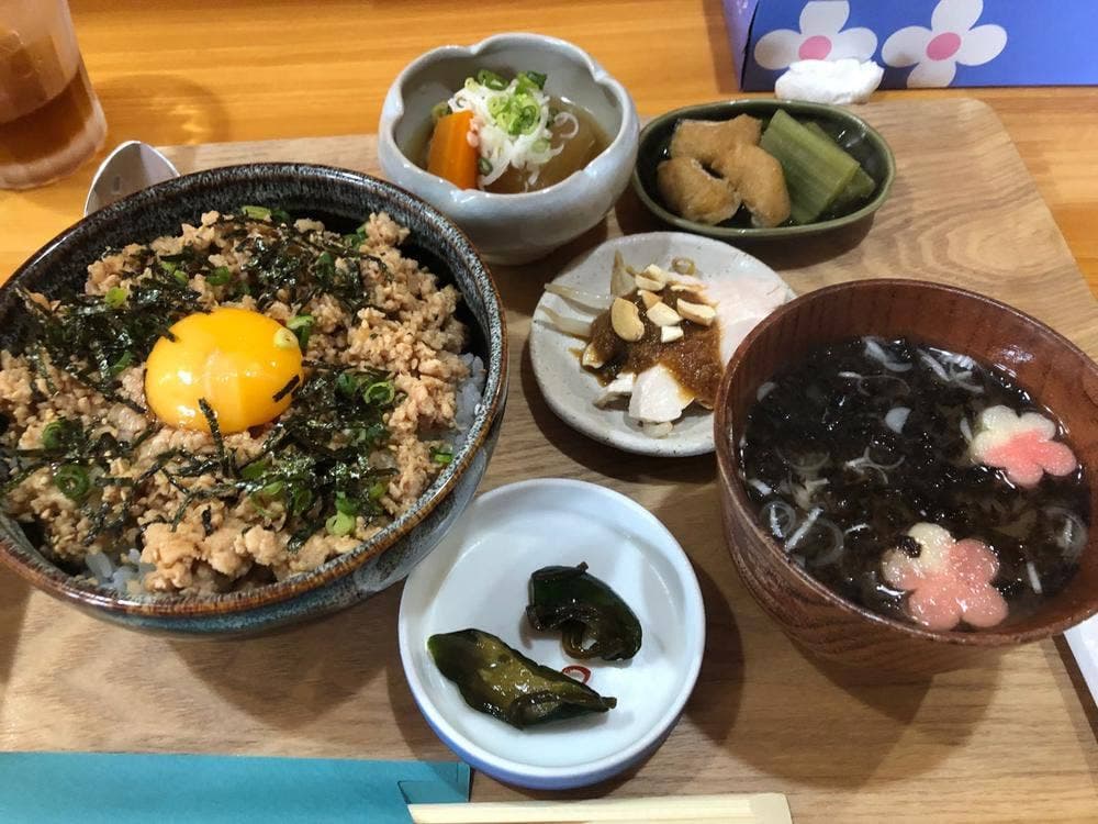 食べのみ処 くりや