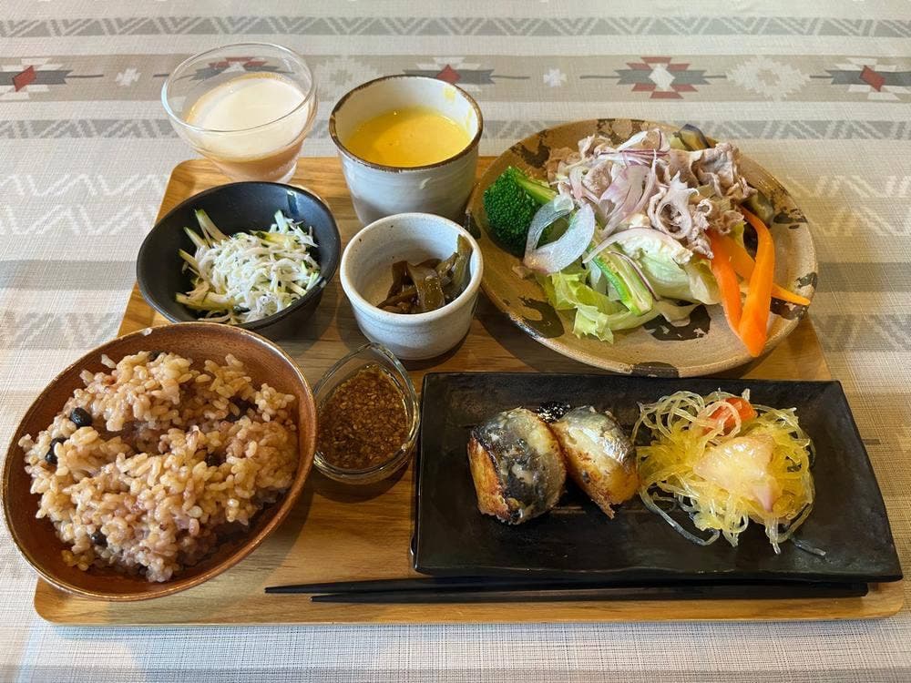 CAFE HACHISU