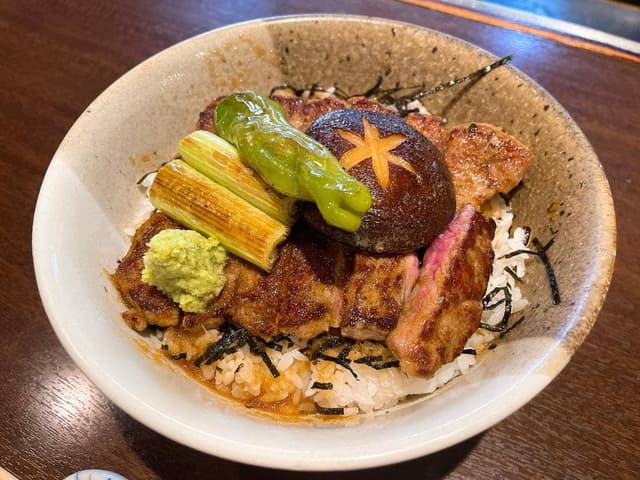 鉄板焼ステーキ 花瑠音 - サブ画像1