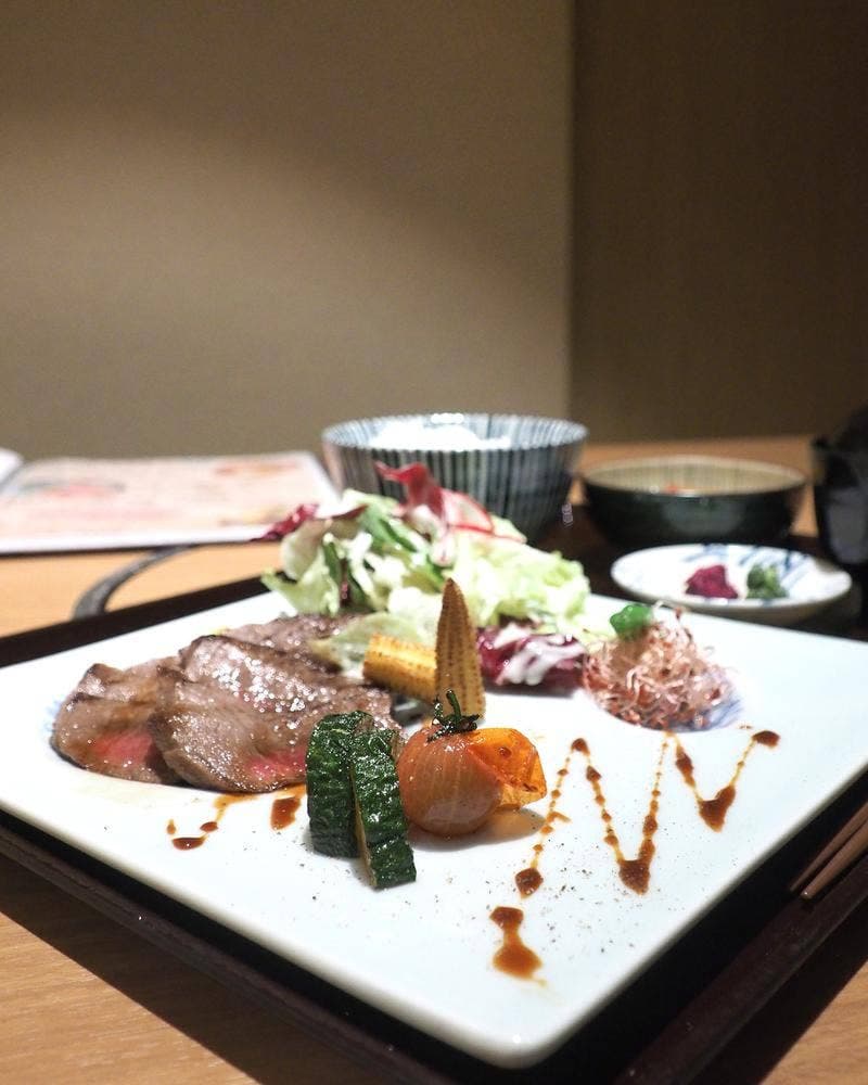 肉割烹 燎
