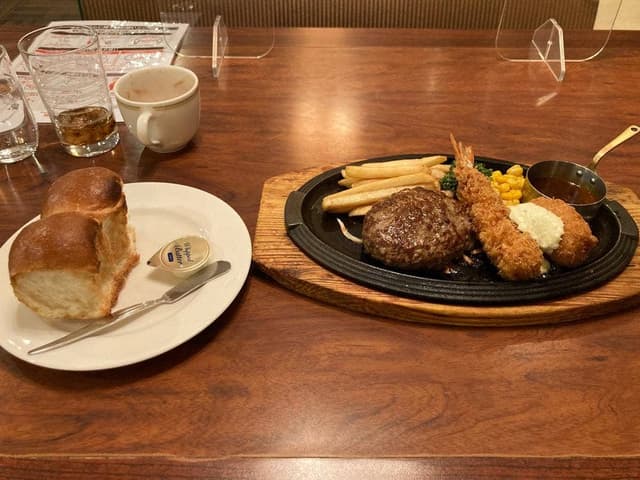 ロイヤルホスト 浜松駅南店 - サブ画像1