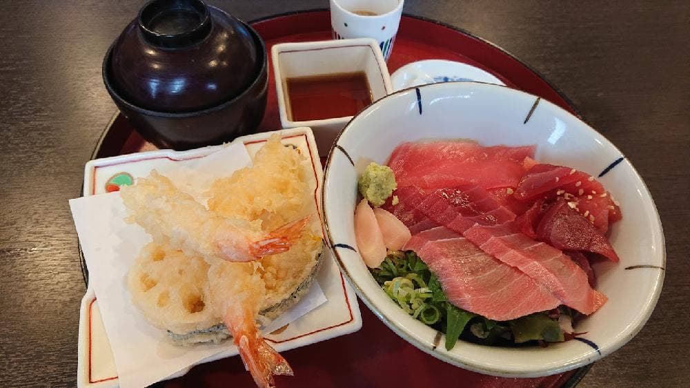 かごの屋 服部店