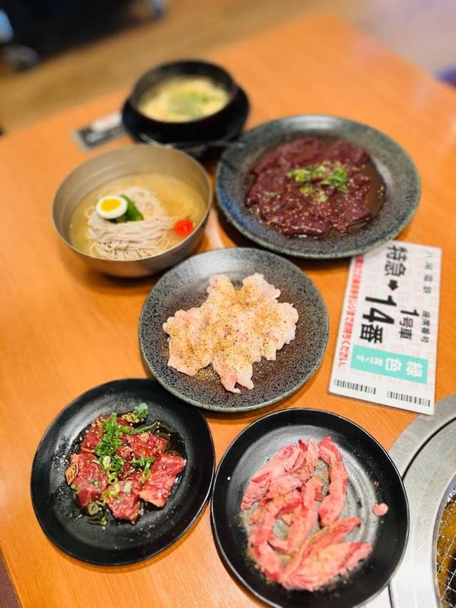 焼肉特急PREMIUM アクロスプラザ八尾駅 - サブ画像1