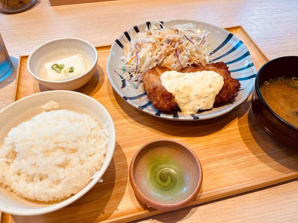 やよい軒 天神2丁目店