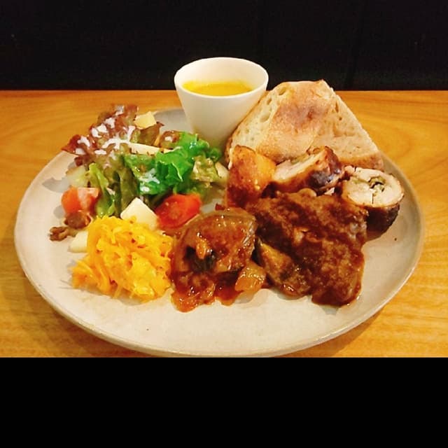 urban's camp Tokyo 国立富士見台店 - サブ画像1