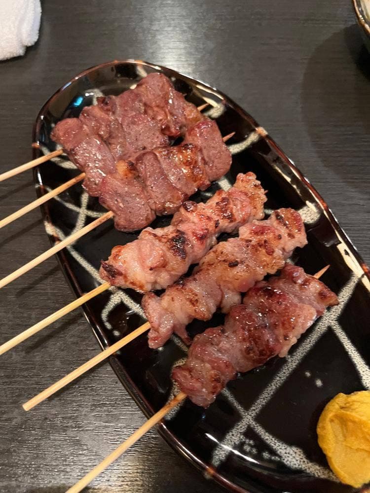 焼き鳥 もつ焼き 青山