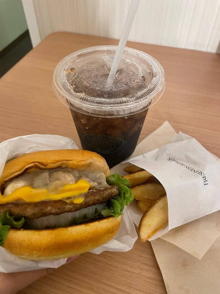 フレッシュネスバーガー 新横浜店