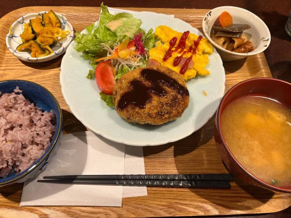 カフェ 白いピアノ