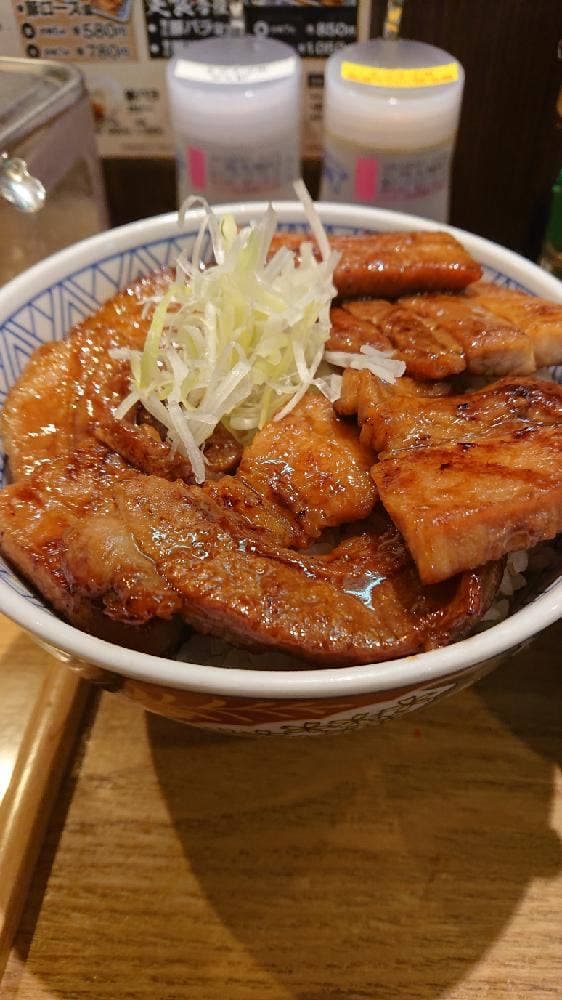豚丼屋tonton&若菜そば 上新庄店