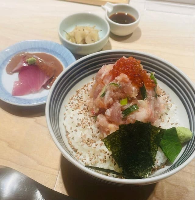 日本橋海鮮丼 つじ半 神楽坂店 - サブ画像1