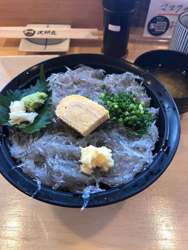 しらす丼と海鮮の店 次郎丸 - サブ画像1