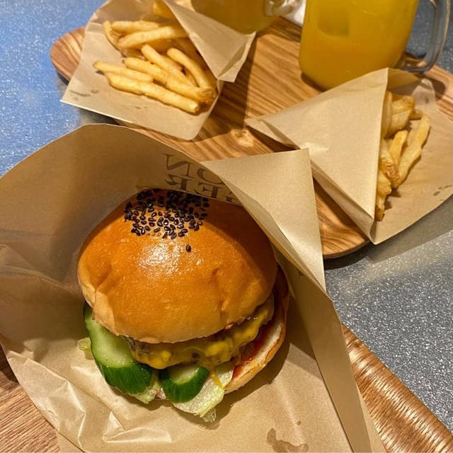 DRAGON BURGER 伏見稲荷店 - サブ画像2