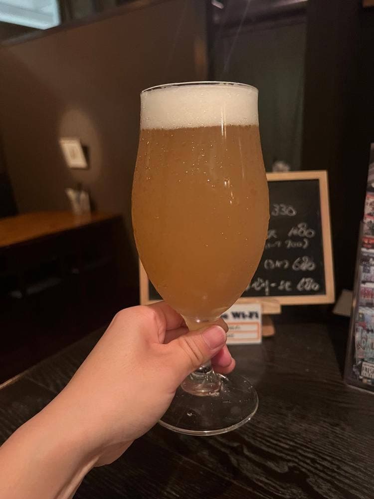 LIVING CRAFT BEER BAR