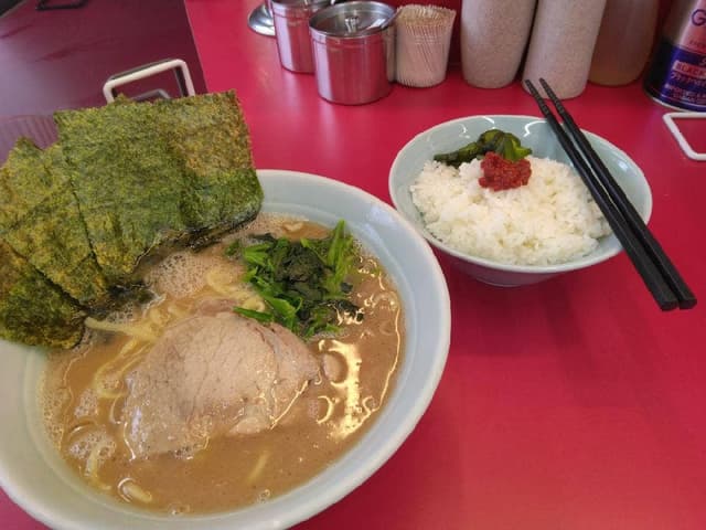 横浜ラーメン 武蔵家 薬園台店 - サブ画像2