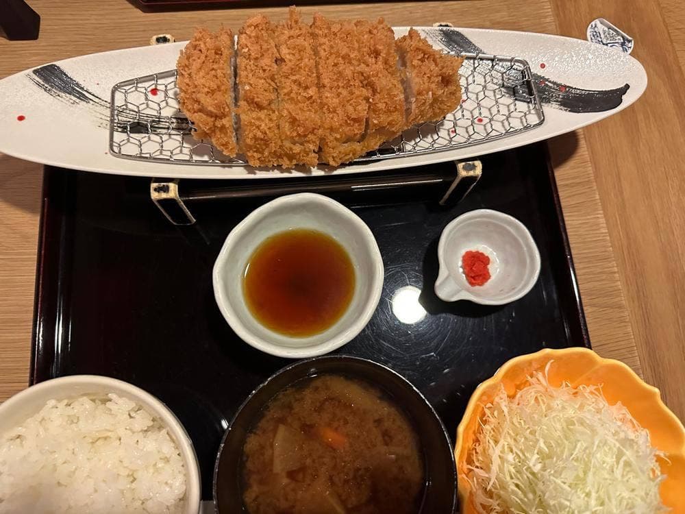 やわらかとんかつ 幸せや 則武店