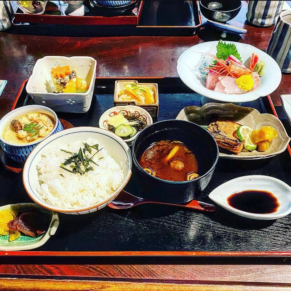 料理茶屋 魚志楼