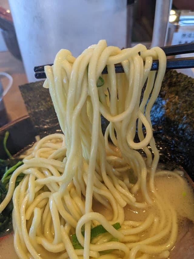 醤油豚骨ラーメン 八右衛門 - サブ画像1