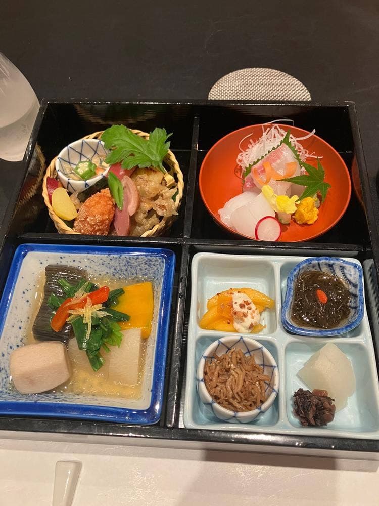 日本料理 湯木 大丸心斎橋店