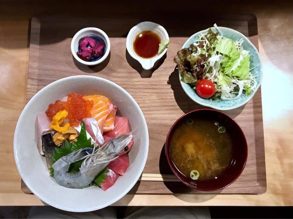 食間や