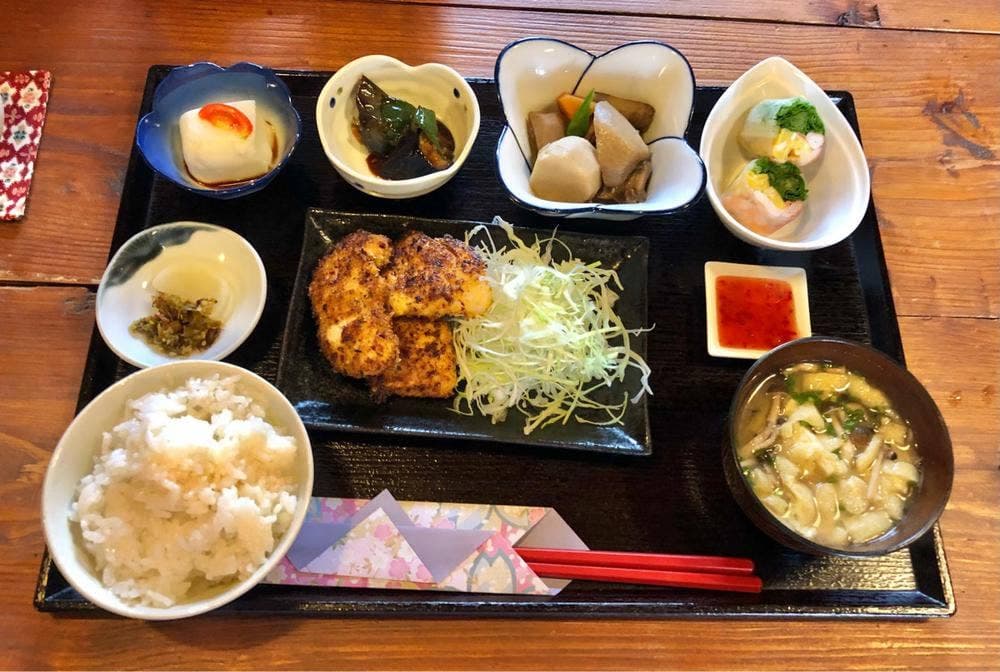 ごはん処 しろうず