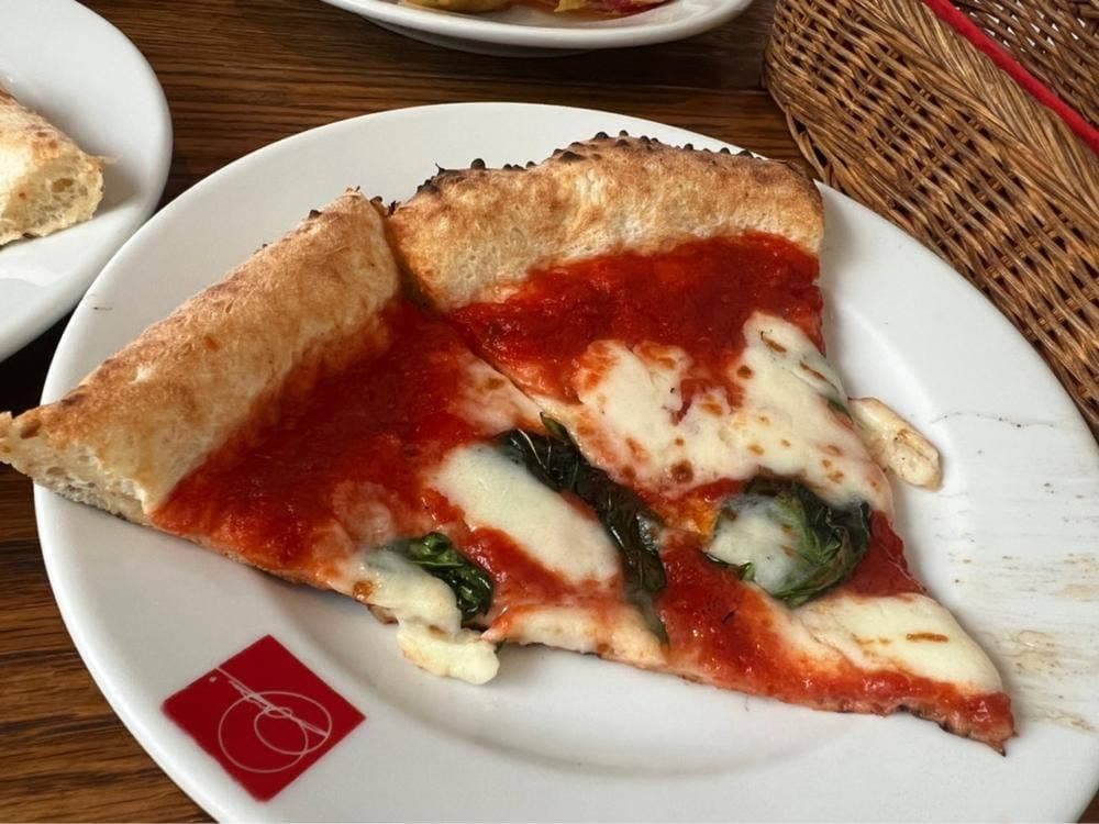 ピッツァ サルヴァトーレ クオモ 梅田